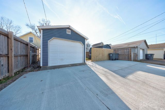 212 E Delaware Street, Evansville, IN 47711