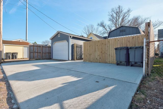 212 E Delaware Street, Evansville, IN 47711