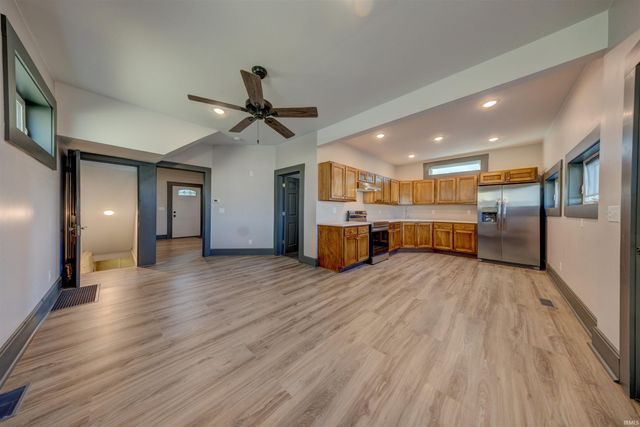 212 E Delaware Street, Evansville, IN 47711