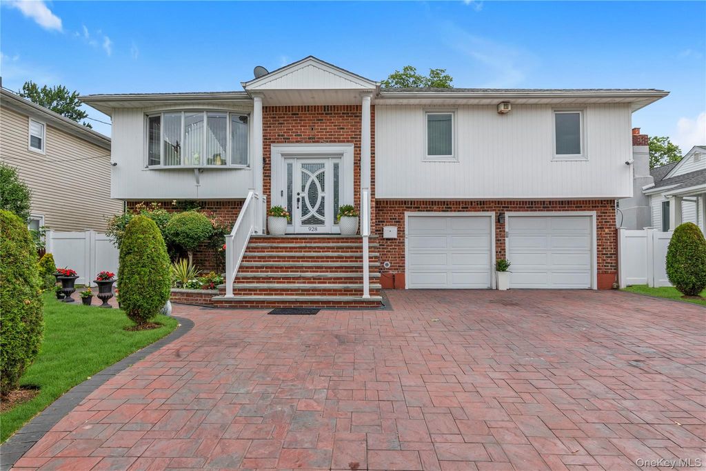 928 N Fletcher Avenue, Valley Stream, NY 11580 — exterior