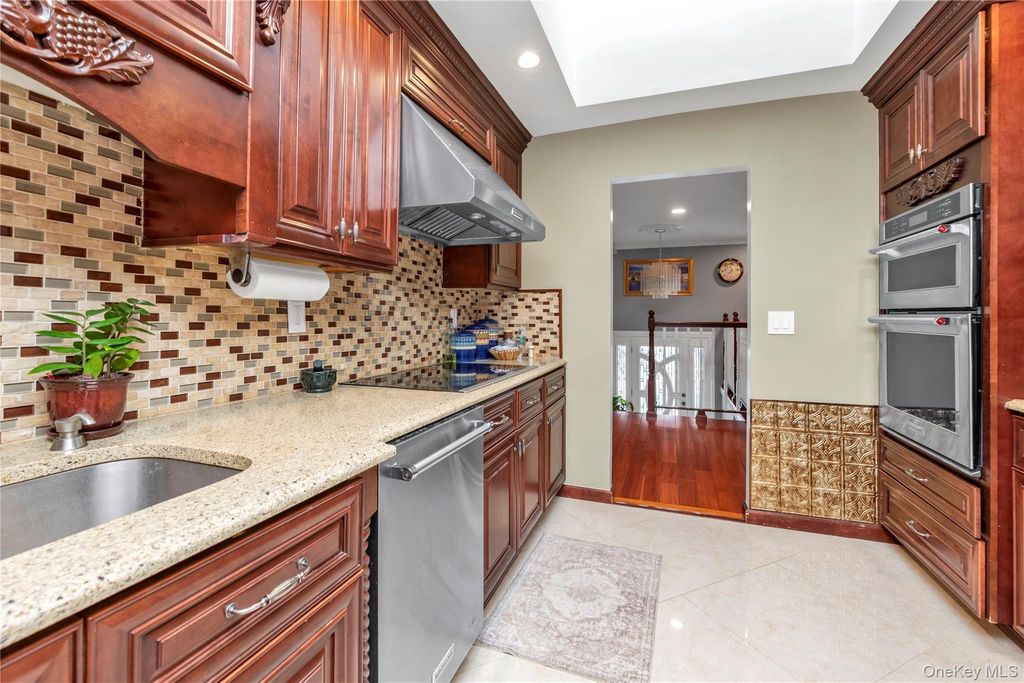 928 N Fletcher Avenue, Valley Stream, NY 11580 — photo 5