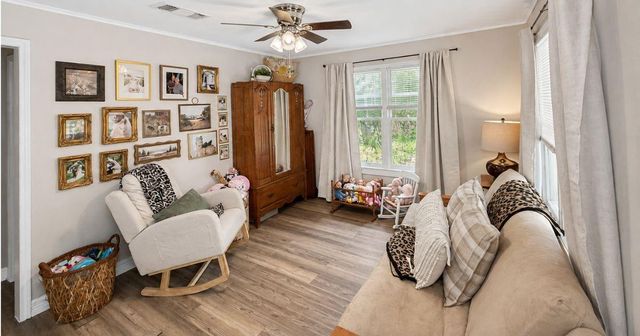 211 E Yell Street, Livingston, TX 77351