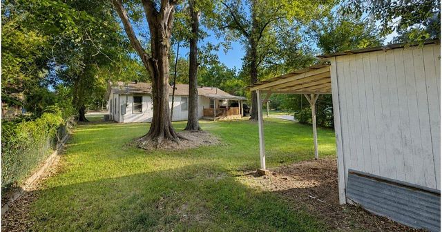 211 E Yell Street, Livingston, TX 77351
