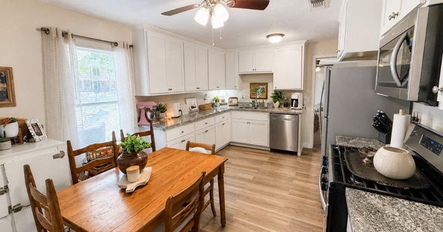 211 E Yell Street, Livingston, TX 77351