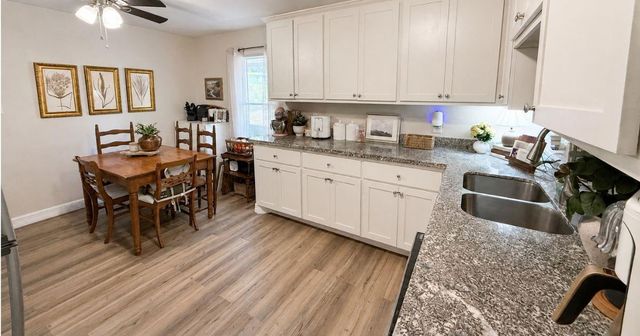 211 E Yell Street, Livingston, TX 77351