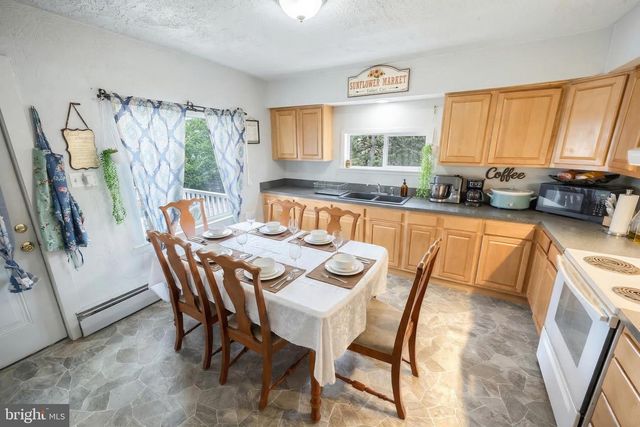 209 N 3RD ST, Hanover, PA 17331