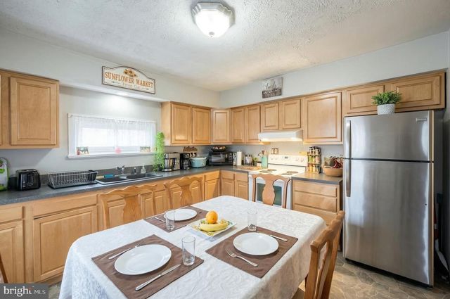 209 N 3RD ST, Hanover, PA 17331