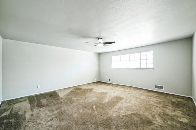 815 38th Street SE, Paris, TX 75462