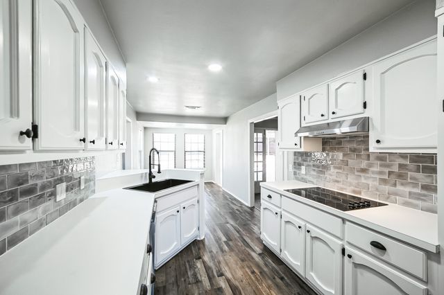 815 38th Street SE, Paris, TX 75462