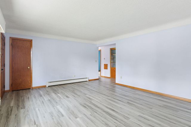 1434 8th Avenue S, South Saint Paul, MN 55075