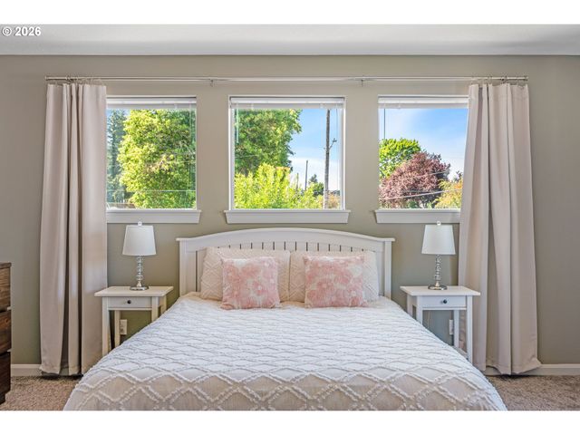 1905 Ne AINSWORTH St, Portland, OR 97211
