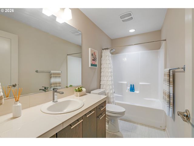 1905 Ne AINSWORTH St, Portland, OR 97211