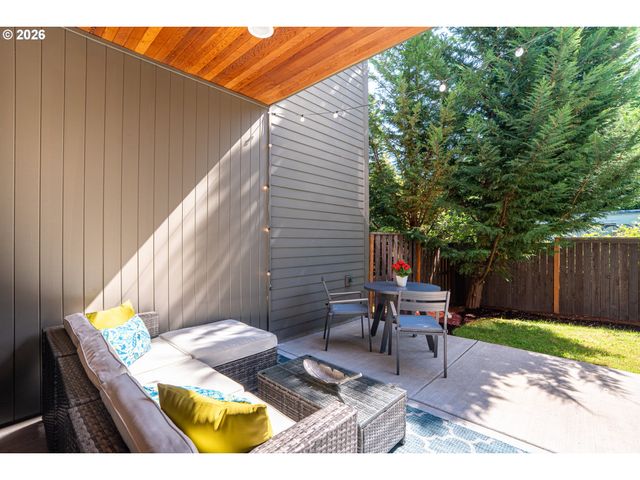 1905 Ne AINSWORTH St, Portland, OR 97211
