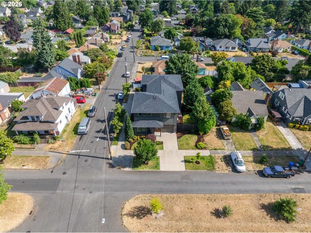 1905 Ne AINSWORTH St, Portland, OR 97211