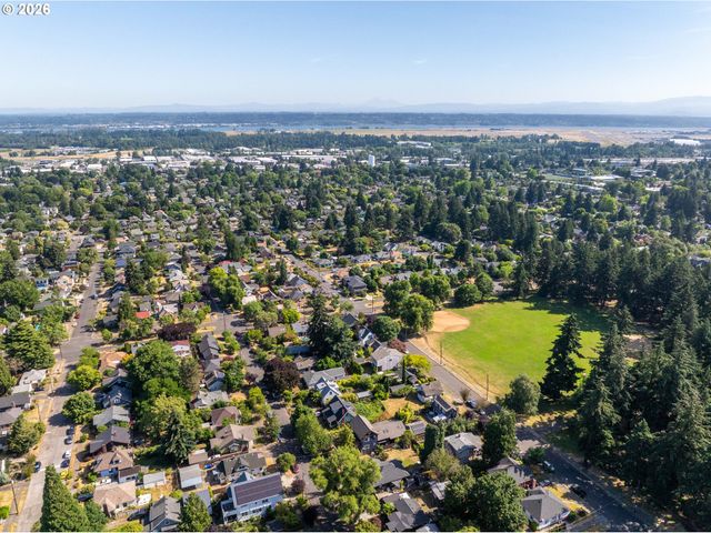 1905 Ne AINSWORTH St, Portland, OR 97211