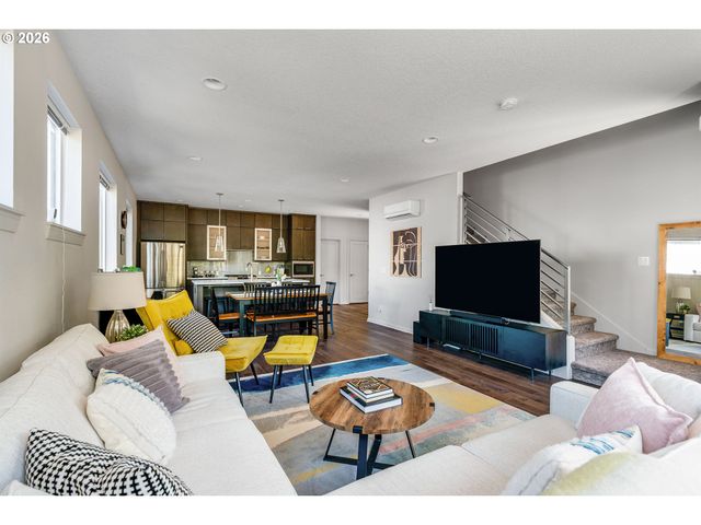 1905 Ne AINSWORTH St, Portland, OR 97211