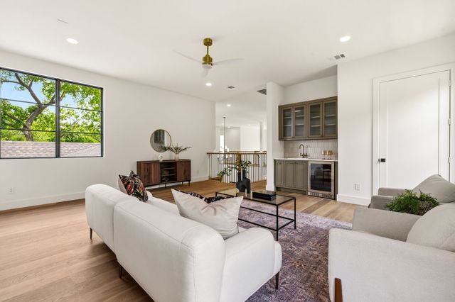 7153 Cornelia Lane, Dallas, TX 75214