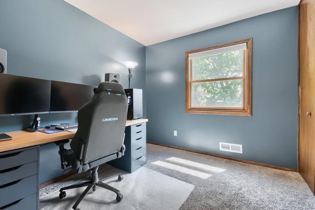 10439 Thrush Street NW, Coon Rapids, MN 55433