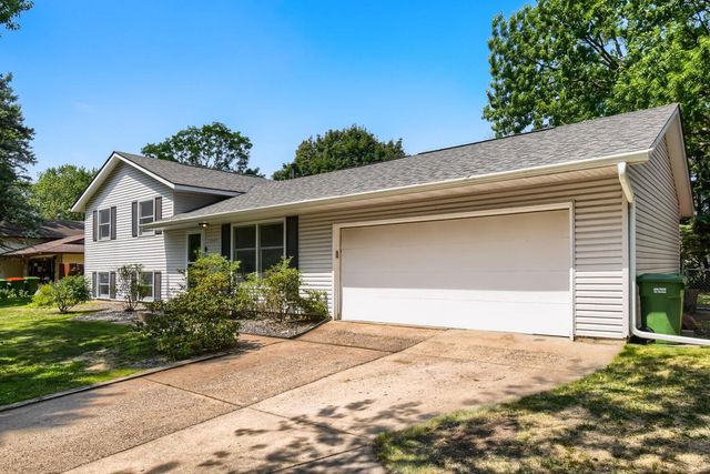10439 Thrush Street NW, Coon Rapids, MN 55433