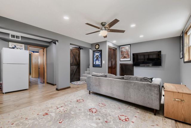 10439 Thrush Street NW, Coon Rapids, MN 55433