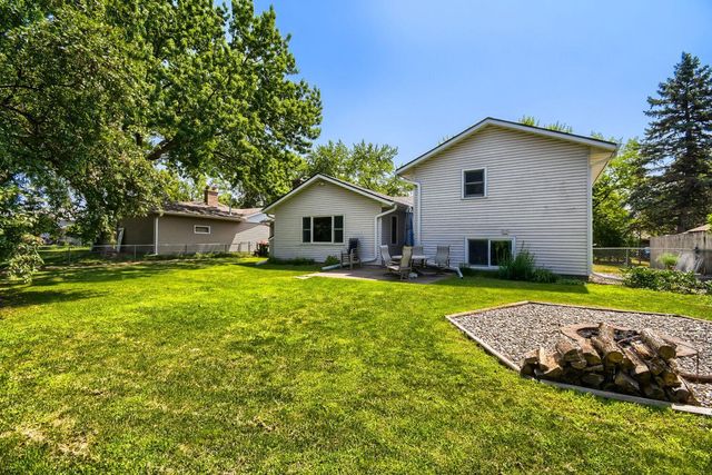10439 Thrush Street NW, Coon Rapids, MN 55433