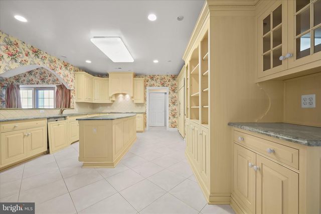 16412 HILLCROFT DR, Rockville, MD 20853