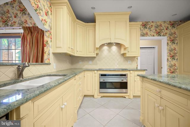 16412 HILLCROFT DR, Rockville, MD 20853