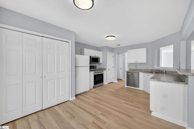 507 Fairview Lake Way, Simpsonville, SC 29680