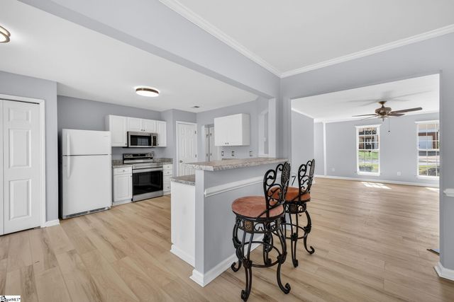 507 Fairview Lake Way, Simpsonville, SC 29680