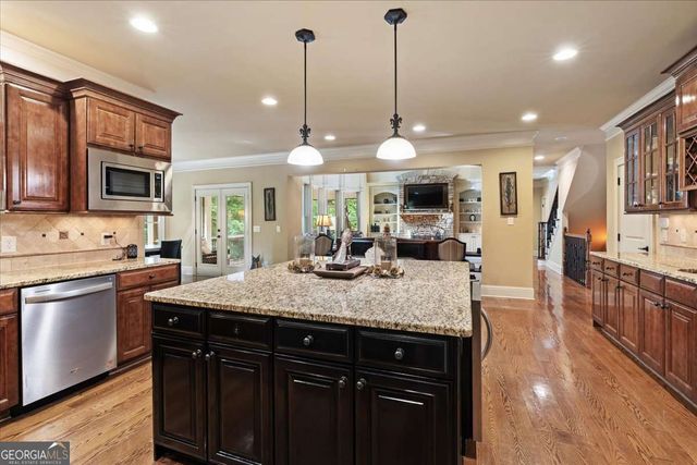 120 Fernwood Drive, Woodstock, GA 30188