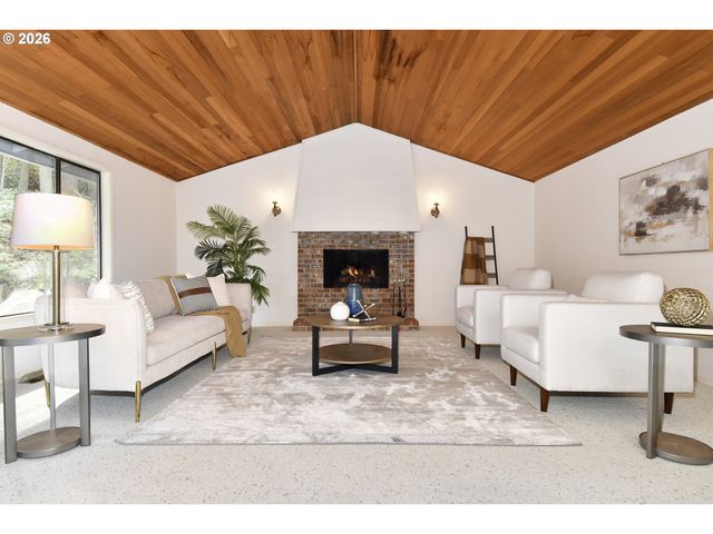 2 ESSEX Ct, Lake Oswego, OR 97034