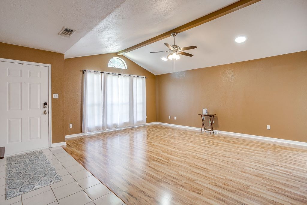 704 Charles City Drive, Arlington, TX 76018 — photo 4