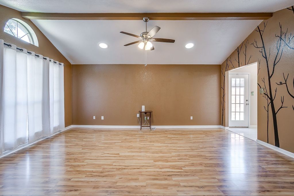 704 Charles City Drive, Arlington, TX 76018 — photo 5