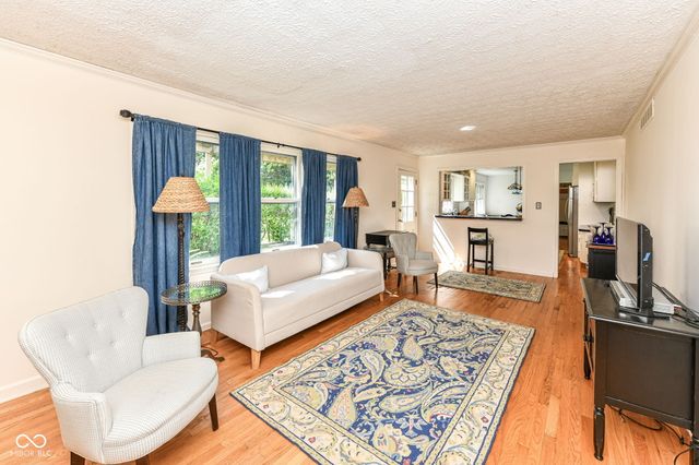 7138 Moorgate Road, Indianapolis, IN 46250