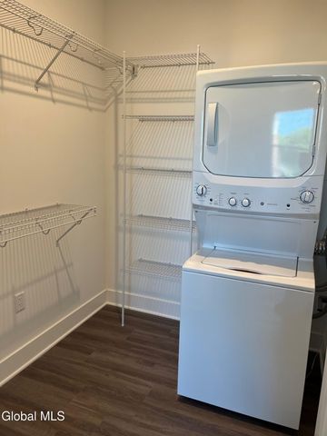 1 Town Center Drive Turnpike 204, East Greenbush, NY 12061