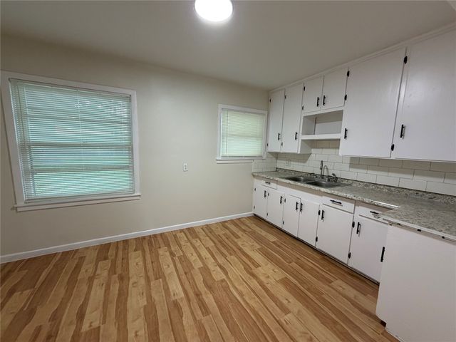 5836 Pollard Drive, Westworth Village, TX 76114
