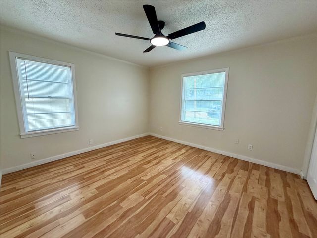 5836 Pollard Drive, Westworth Village, TX 76114