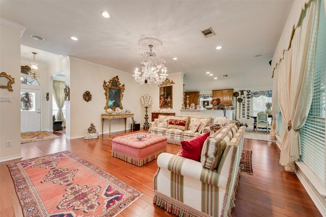 6312 Southern Hills Drive, Fort Worth, TX 76132