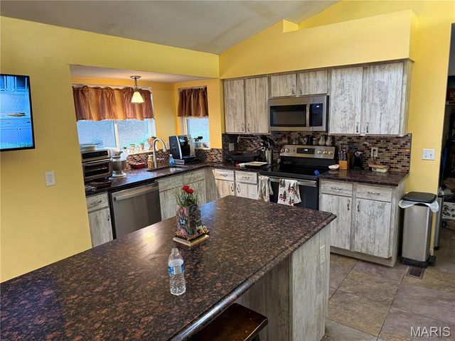 3534 Bostons Farm Drive, Bridgeton, MO 63044