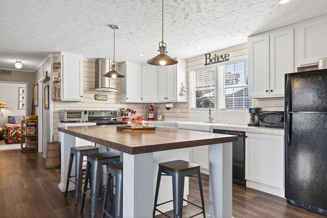 39 Old Highway 52, SE, Celina, TN 38551