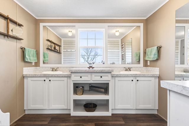 39 Old Highway 52, SE, Celina, TN 38551