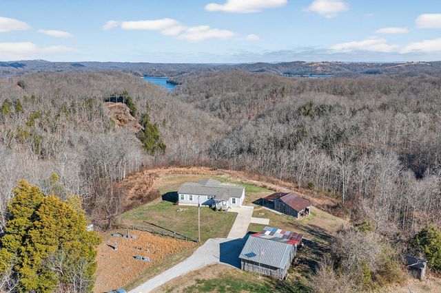 39 Old Highway 52, SE, Celina, TN 38551