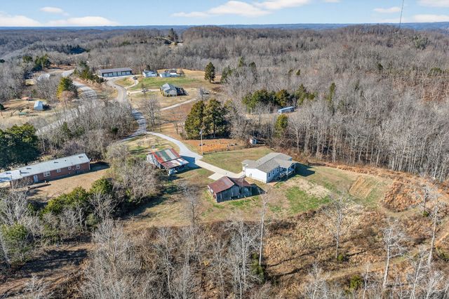 39 Old Highway 52, SE, Celina, TN 38551