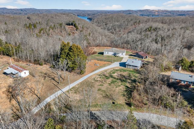 39 Old Highway 52, SE, Celina, TN 38551