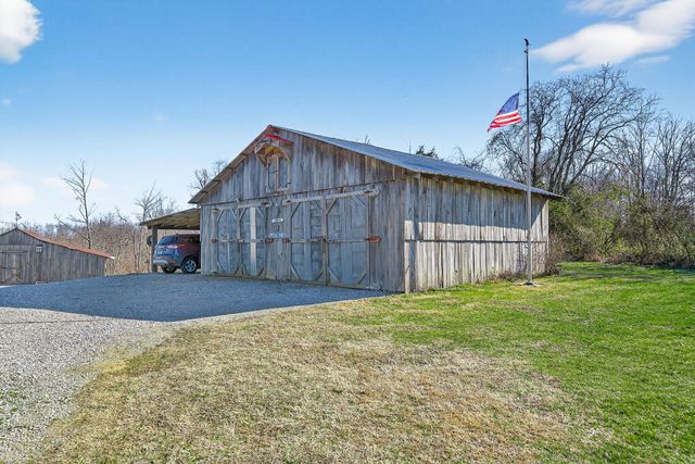 39 Old Highway 52, SE, Celina, TN 38551