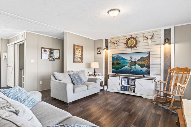 39 Old Highway 52, SE, Celina, TN 38551