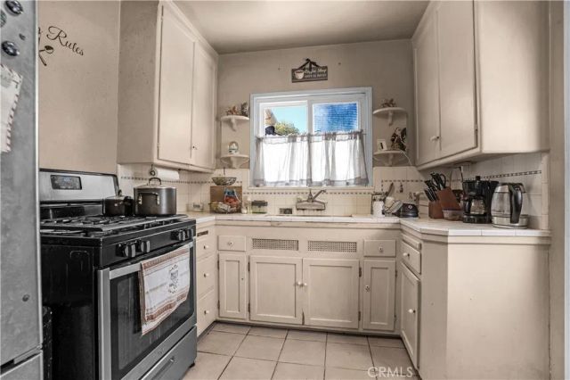 110 Elmwood, Hemet, CA 92543