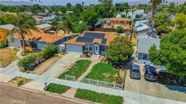 110 Elmwood, Hemet, CA 92543