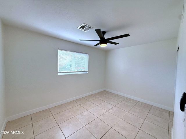 2114 W San Juan Avenue, Phoenix, AZ 85015