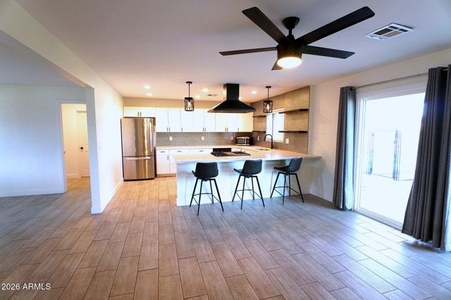 2114 W San Juan Avenue, Phoenix, AZ 85015